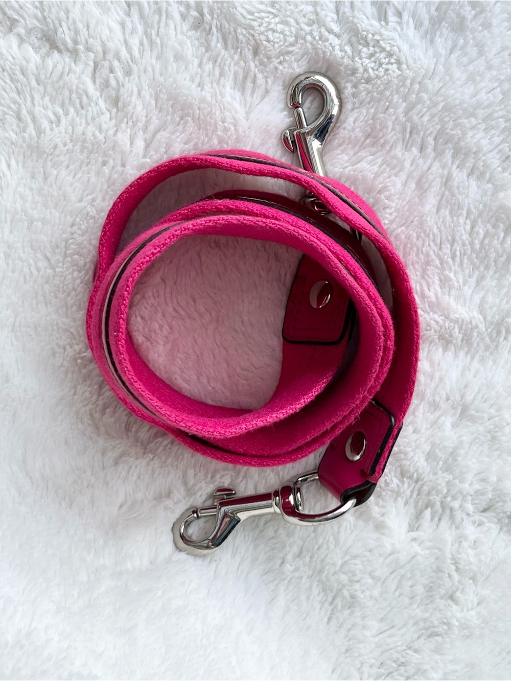 EUC Coach Daisy Signature Foldover Crossbody, Additional Strap & 2 Hang Tags - Picture 9 of 16
